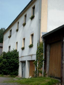 Neualbenreuth 2003 Rustlgrilln-Hof von Grillmeier.JPG (54863 Byte)